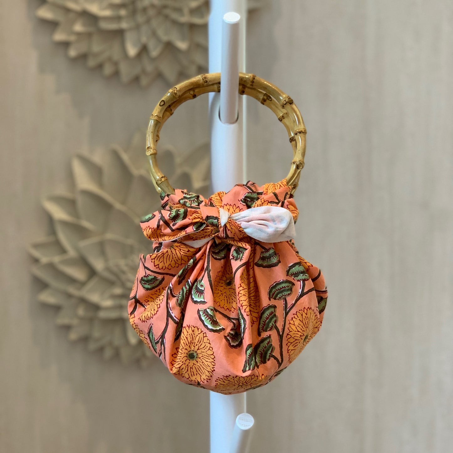 Cute DIY Linen Summer Handbag with Bamboo Handles